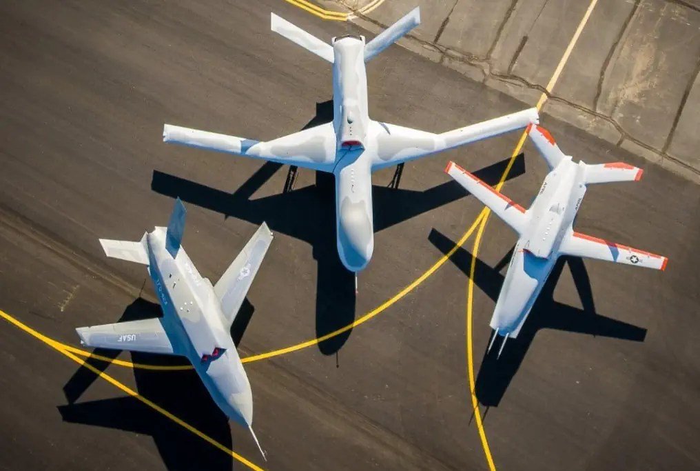 GA-ASI and USAF Demonstrate Manned-Unmanned Teaming With F-22 and MQ-20 In Joint Autonomy Exercise